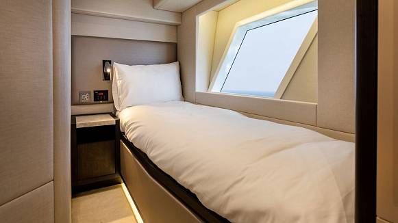 Яхта Majesty 62