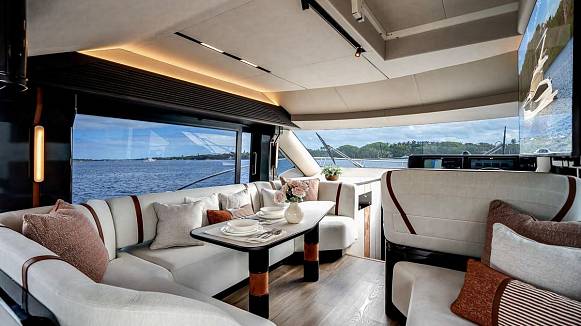 Яхта GALEON 520 FLY