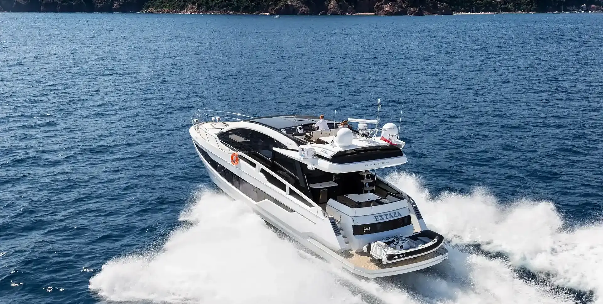 Яхта GALEON 650 SKY