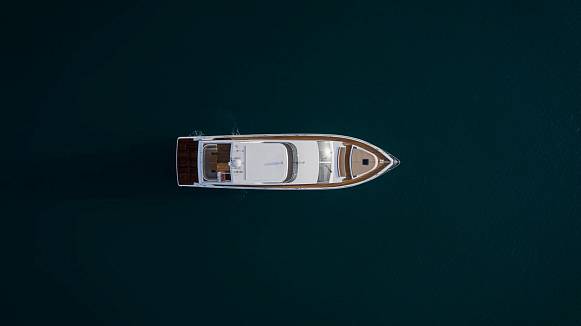 Яхта Majesty 62