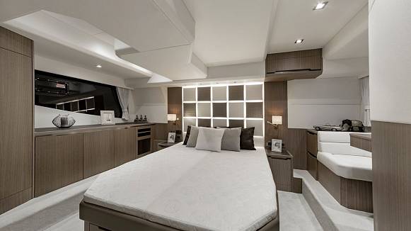 Яхта GALEON 470 SKY