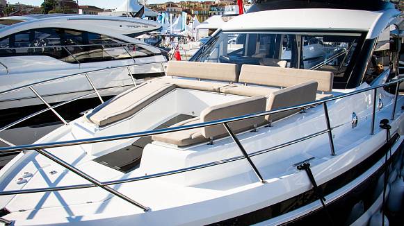 Яхта GALEON 480 FLY
