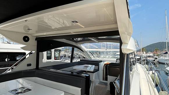 Яхта GALEON 445 HTS