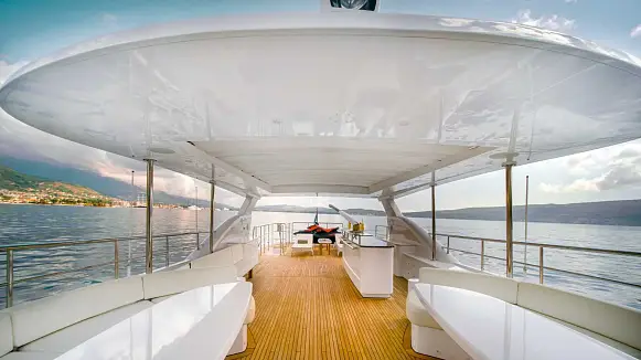 LARGO yacht