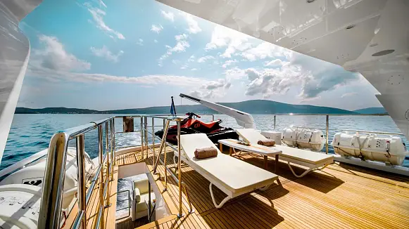 LARGO yacht