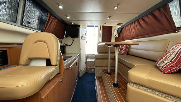 Яхта BAYLINER 288 DISCOVERY