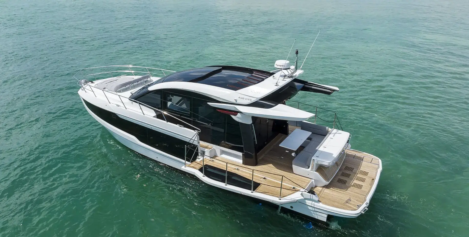 Яхта GALEON 450 HTC