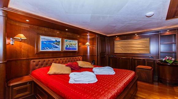 KLOBUK yacht