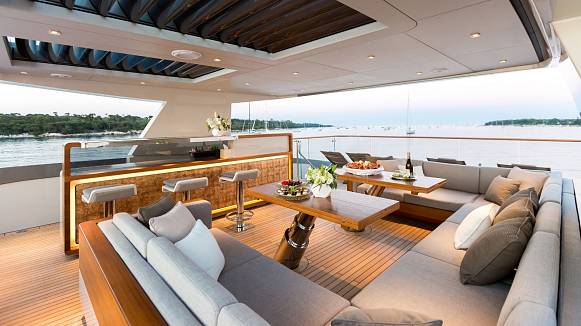 VERTIGE yacht
