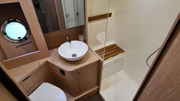 Яхта Swift Trawler 48 Fly