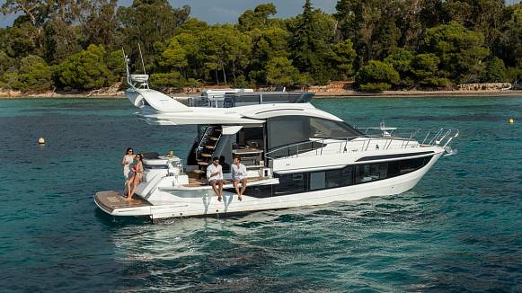 Яхта GALEON 480 FLY