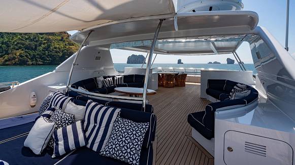 LADY AZUL yacht
