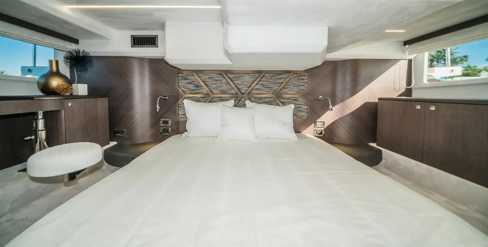 Яхта GALEON 400 FLY