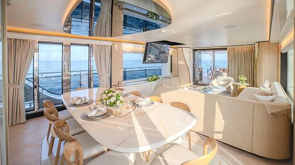 Яхта MAJESTY 100 TERRACE