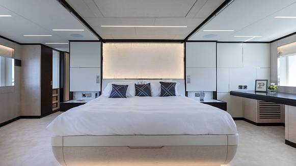 Яхта MAJESTY 120