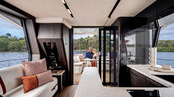 Яхта GALEON 520 FLY