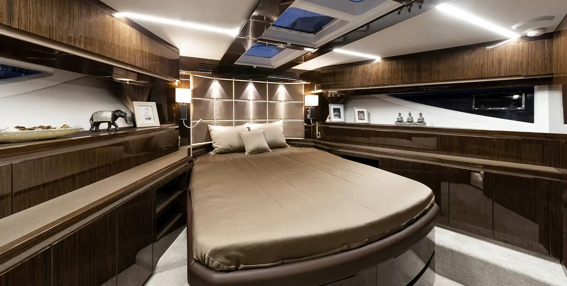 Яхта GALEON 640 FLY