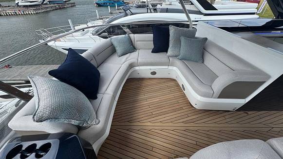 Яхта GALEON 620 FLY