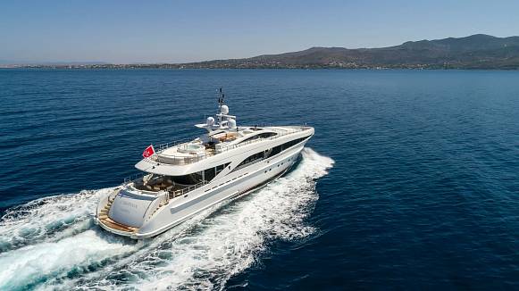L'EQUINOX yacht