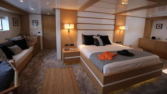 OTTAWA IV yacht