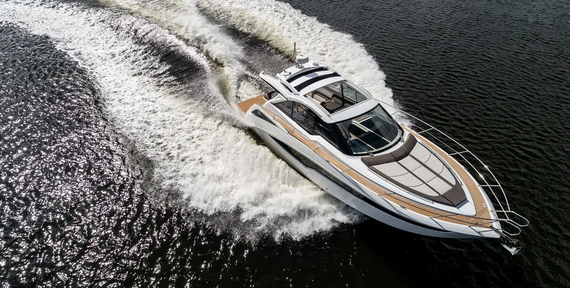 Яхта GALEON 405 HTS