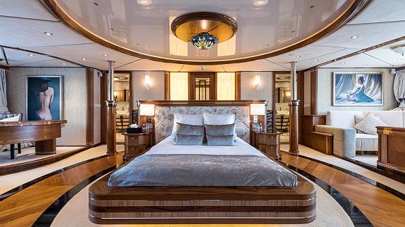 LEGEND yacht