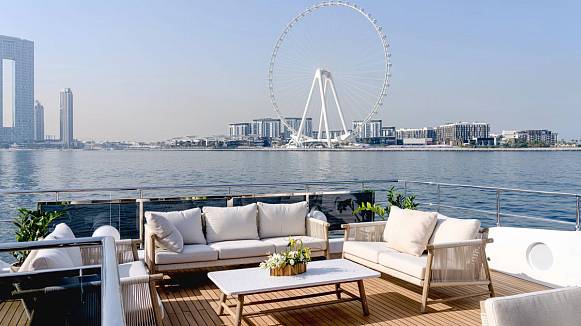 Яхта MAJESTY 100 TERRACE