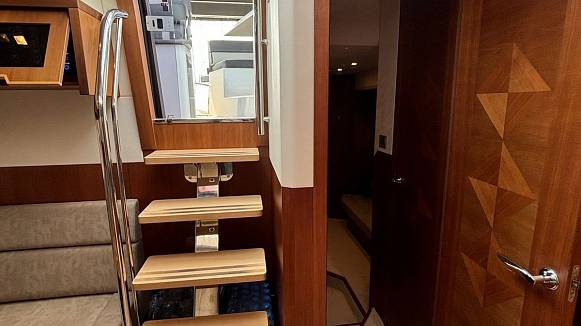 Яхта GALEON 445 HTS