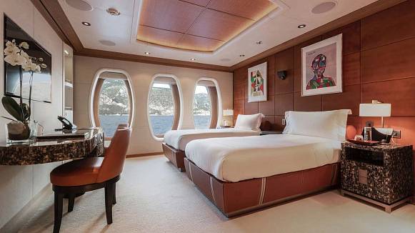 SUNRAYS yacht