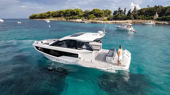 Яхта Galeon 375 GTO