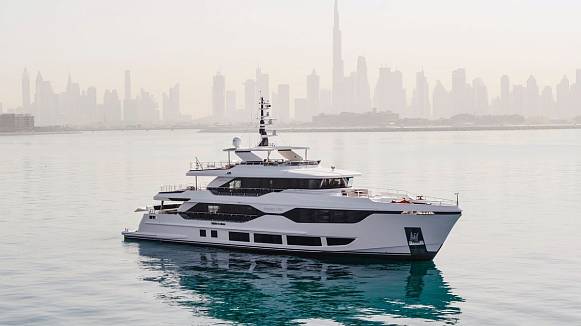 Яхта MAJESTY 120