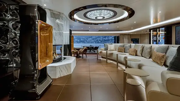 VICTORIOUS yacht