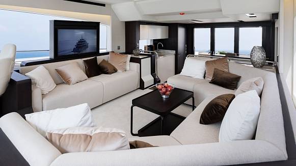 Яхта Majesty 62