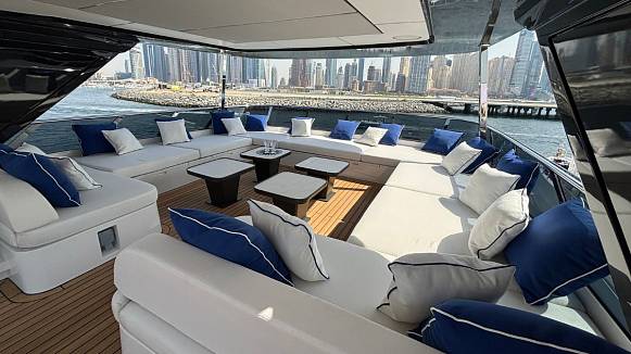 Яхта MAJESTY 112 TERRACE