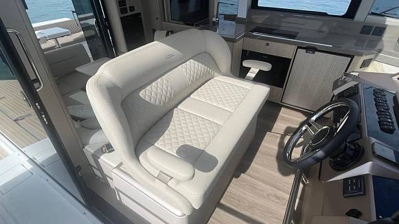 Яхта GALEON 400 FLY