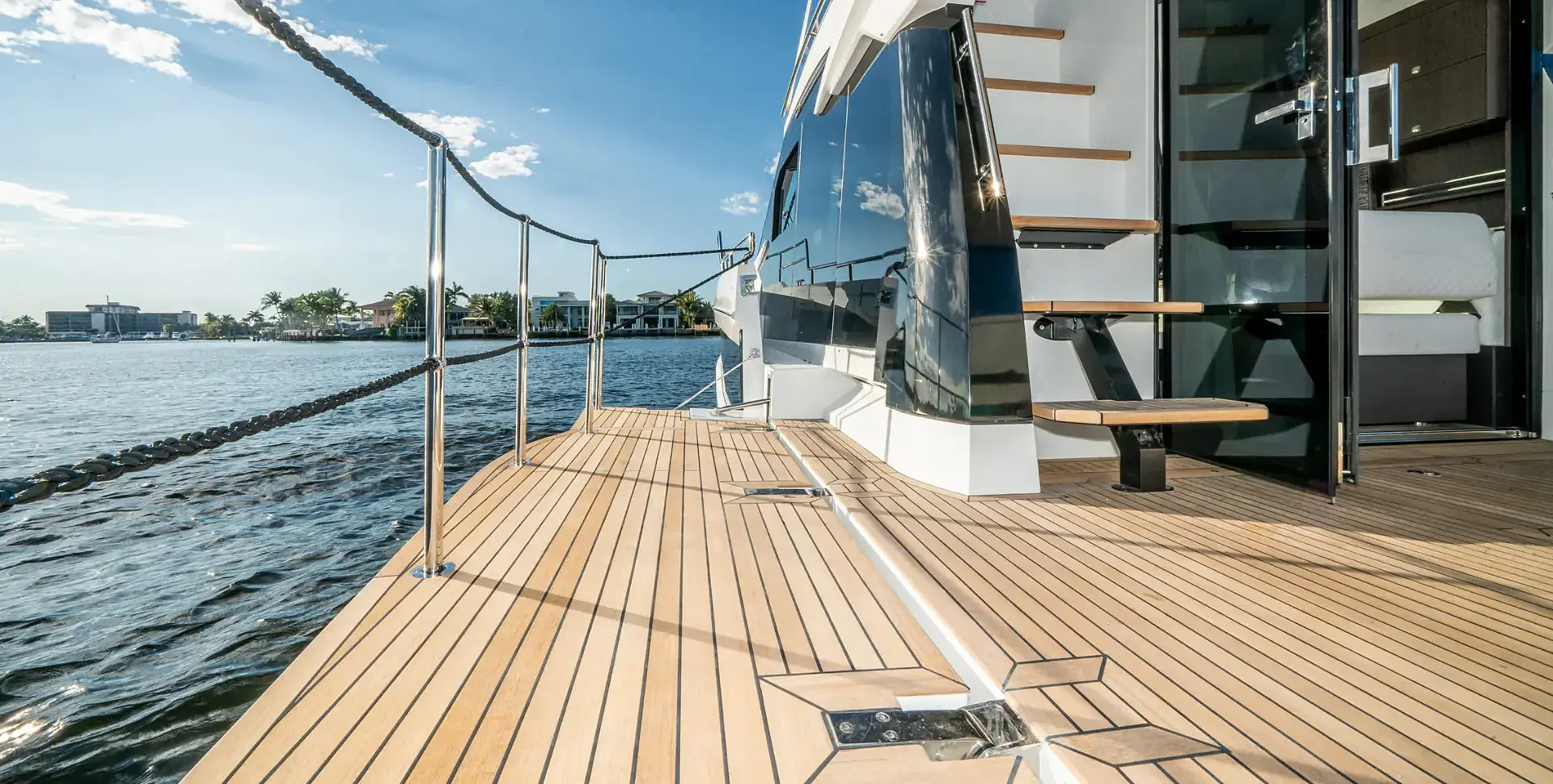 Яхта GALEON 400 FLY