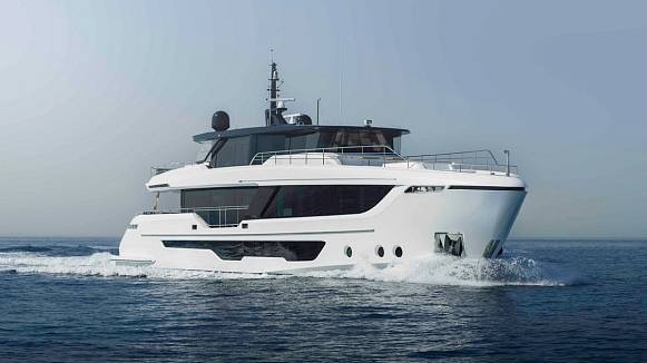 Яхта Majesty 111