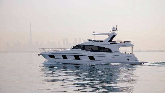 Яхта Majesty 62