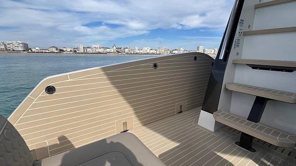 Яхта GALEON 400 FLY