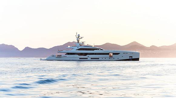 VERTIGE yacht
