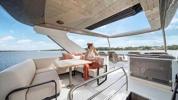 Яхта GALEON 520 FLY