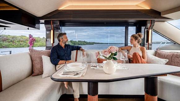 Яхта GALEON 520 FLY