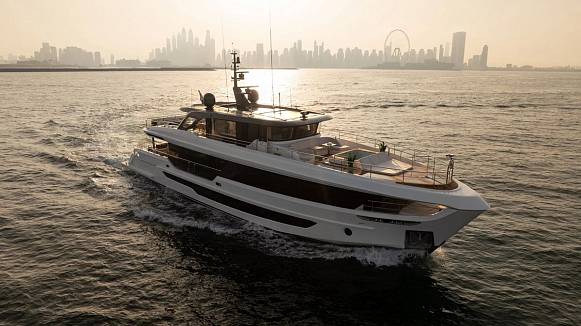 Яхта MAJESTY 100 TERRACE