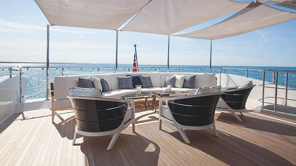 'H yacht