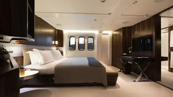 CLOUDBREAK yacht