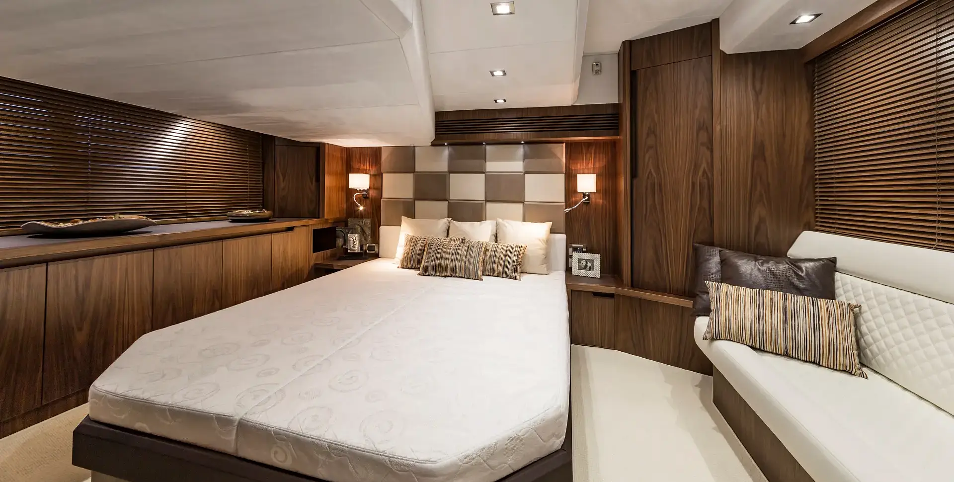 Яхта GALEON 485 HTS