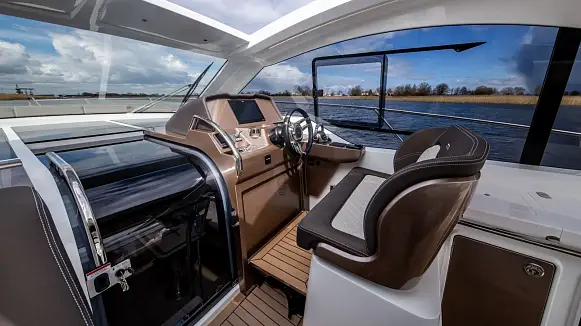Яхта GALEON 405 HTS