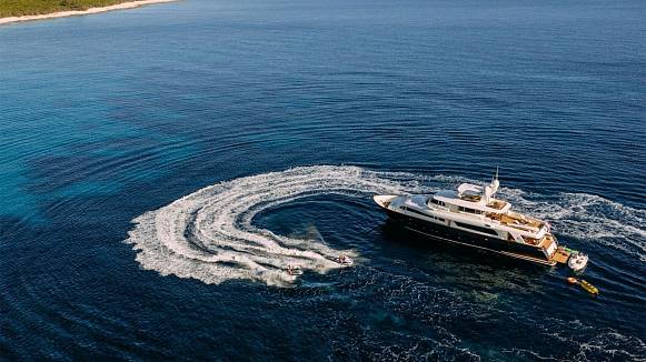 KLOBUK yacht