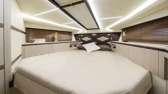 Яхта GALEON 405 HTS