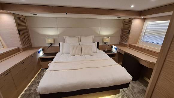 Яхта GRAND TRAWLER 62